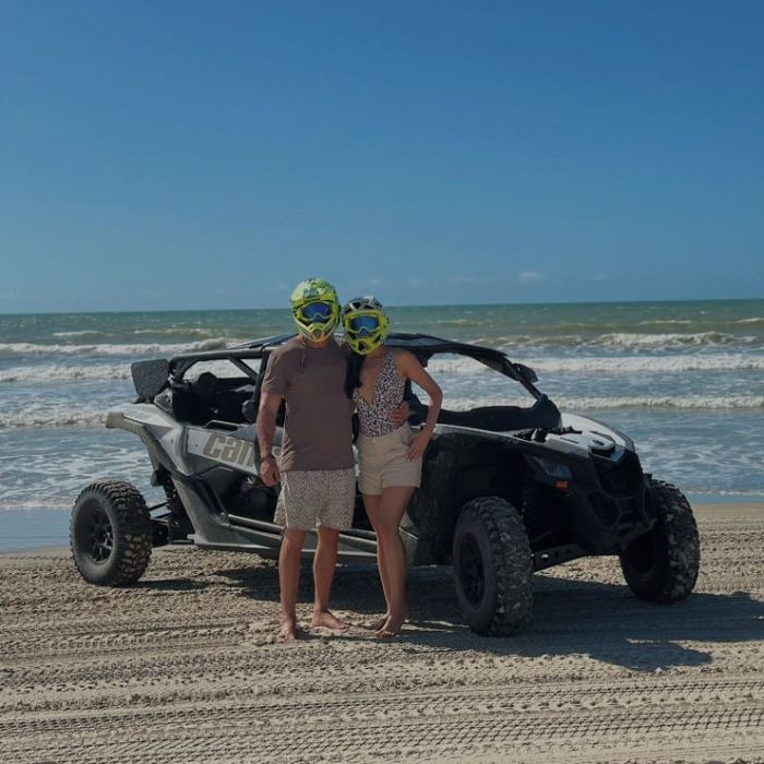 A Hard Motor é a escolha perfeita para quem busca aventura sobre quatro rodas em Jericoacoara. Especializada em passeios de quadriciclo e UTV, a empresa oferece experiências emocionantes que levam você a explorar as paisagens incríveis e as trilhas naturais da região. Com guias experientes e veículos de alta qualidade, a Hard Motor garante que cada passeio seja seguro, divertido e inesquecível.