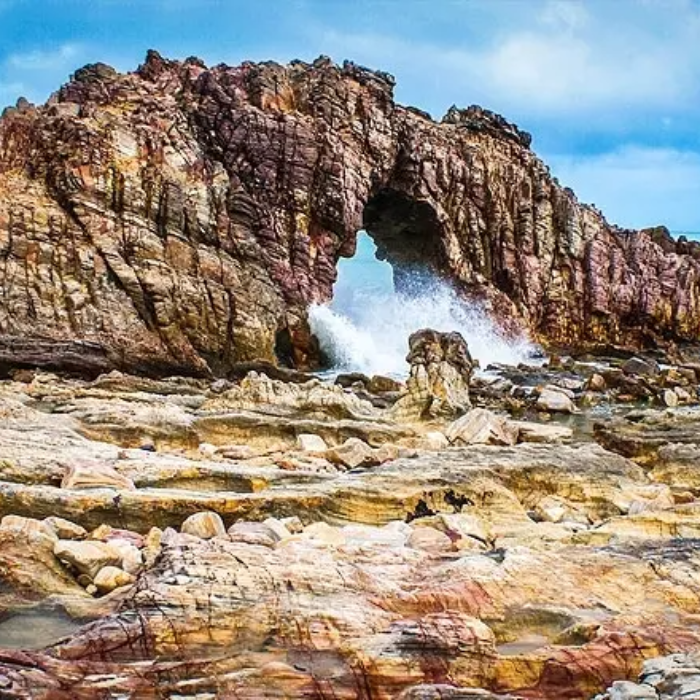 É claro que passar vários dias neste paraíso seria incrível, mas nem sempre dá tempo, né? Mesmo com a agenda apertada, você ainda pode viver uma experiência inesquecível em Jericoacoara com a Sim7!