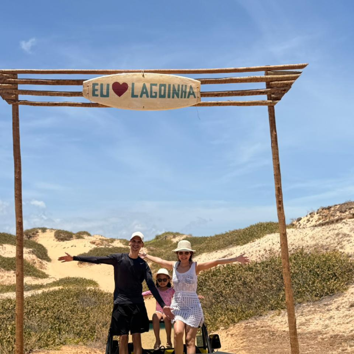 Na Vss Tours, cada roteiro é feito com carinho e atenção aos detalhes.Mais do que vender um passeio, a gente cria experiências personalizadas, pensadas para quem quer aproveitar o litoral cearense sem preocupação e com o conforto que só um atendimento humanizado oferece.Seja em casal, família ou grupo de amigos, tudo é planejado para combinar com o seu estilo:📍 Roteiros exclusivos📷 Paradas estratégicas para fotos🍽️ Dicas de onde comer e aproveitar (no nosso grupo vip do WhatsApp)🚙 Motoristas experientes e atenciosos👉 Escolha o passeio no app e viva um dia diferente, com o cuidado e o toque especial da Vss Tours - Valéria Sanches | Viagens e Turismo.