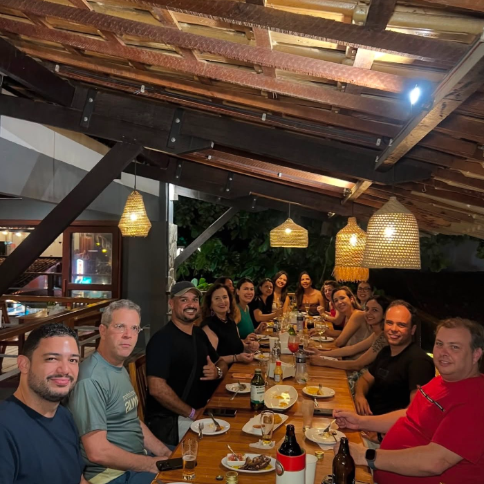 No Restaurante Sal da Praia o Welcome drink é bem regional, na compra de qualquer prato do cardápio, o clientes Duopass ganham com um famoso drink ¨ Canela de Jegue¨ com cachaça regional Jegue Daniel´s , que leva em sua composição laranja desidratada e canela com toque especial da casa